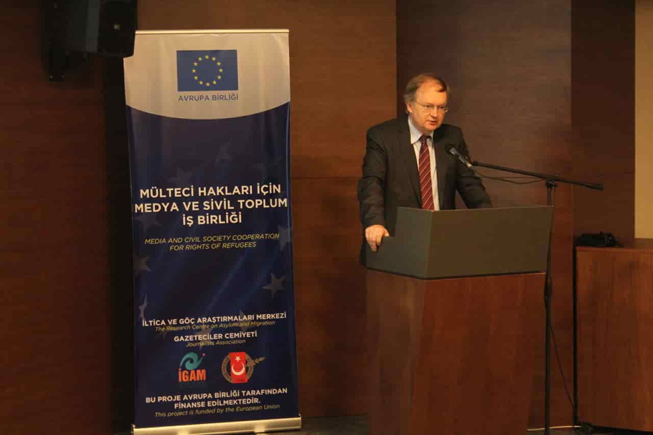 Mülteci Hakları için Medya ve Sivil Toplum İşbirliği Projesİ Roll-Up 252